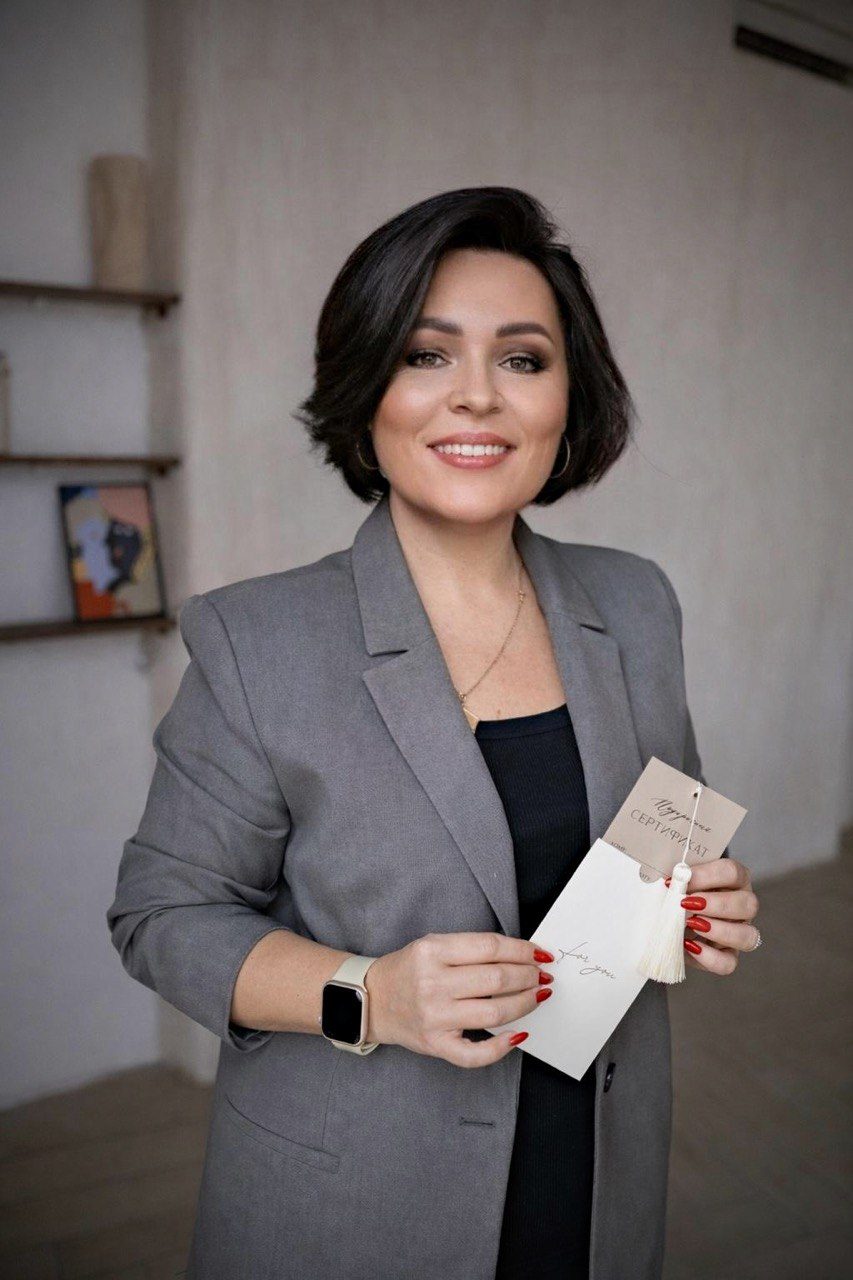 Юлия Игнатьева в кабинете